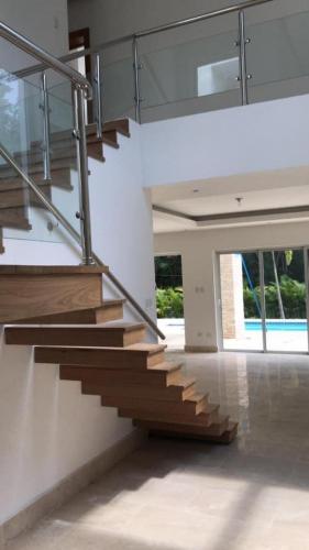 Escalera a la piscina